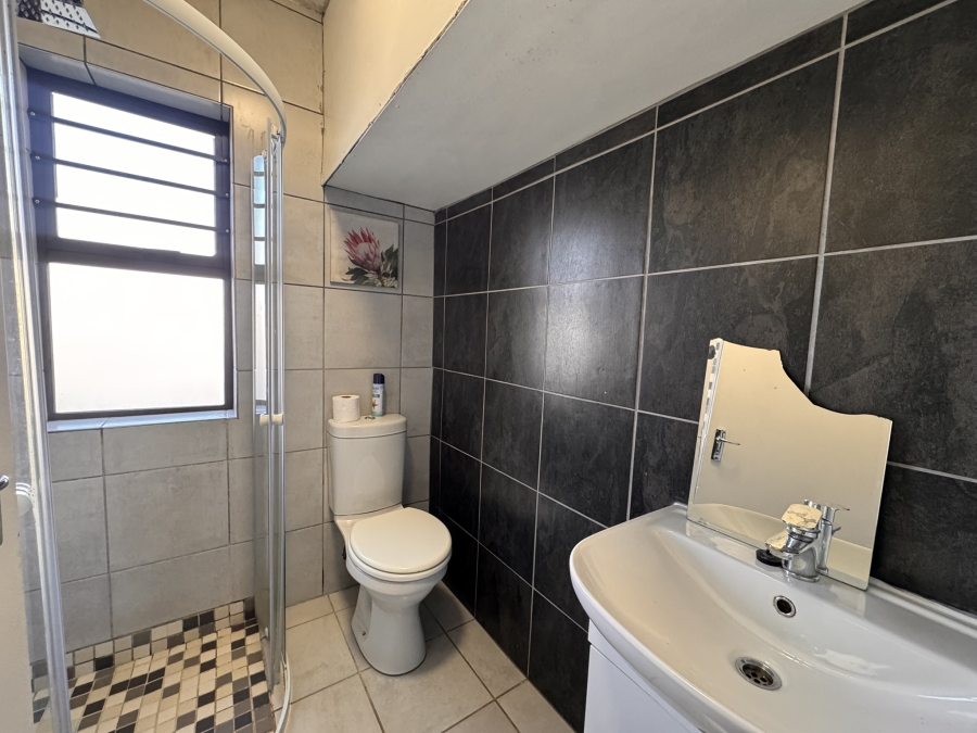 To Let 2 Bedroom Property for Rent in Guldenland Western Cape